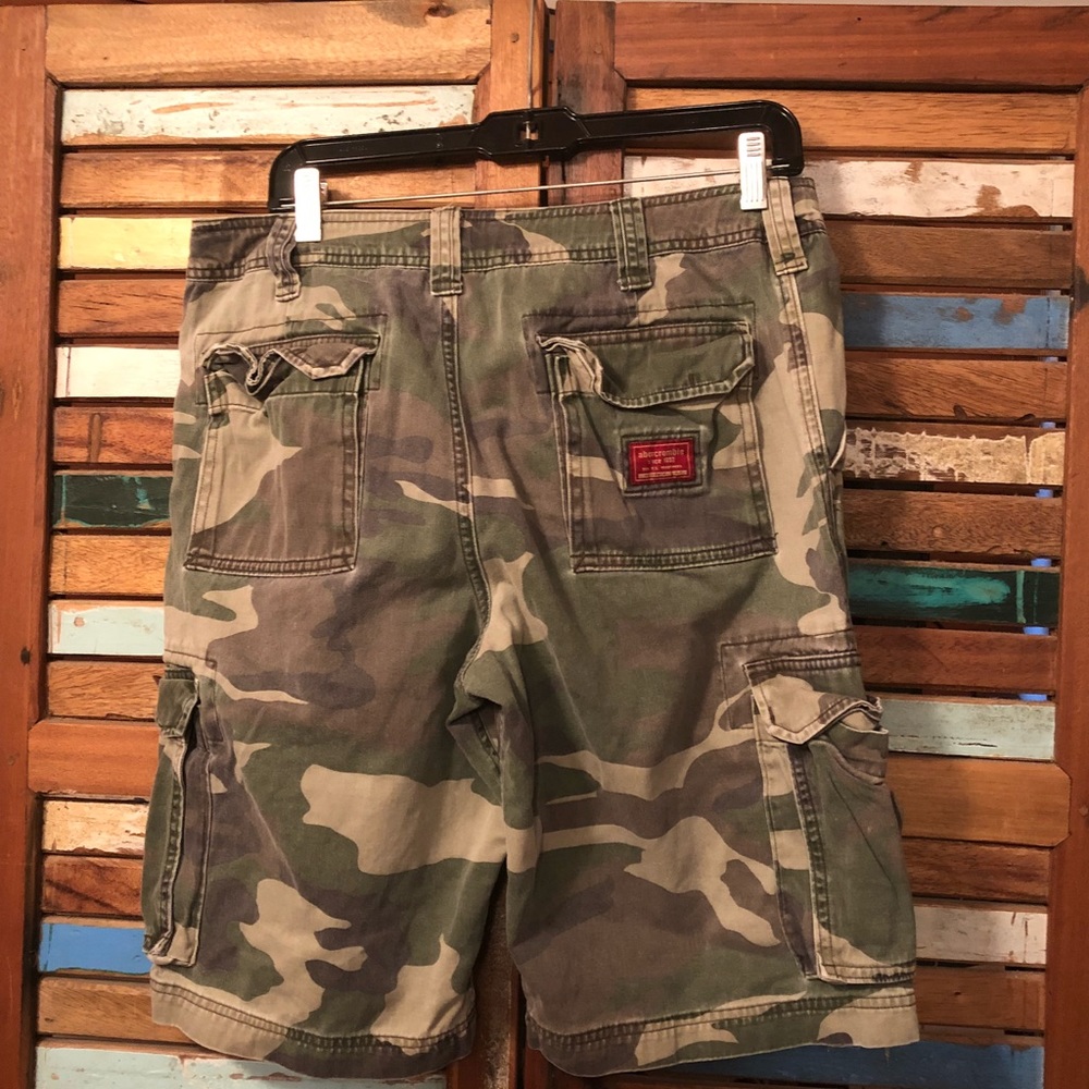 Abercrombie camouflage men’s shorts size 16